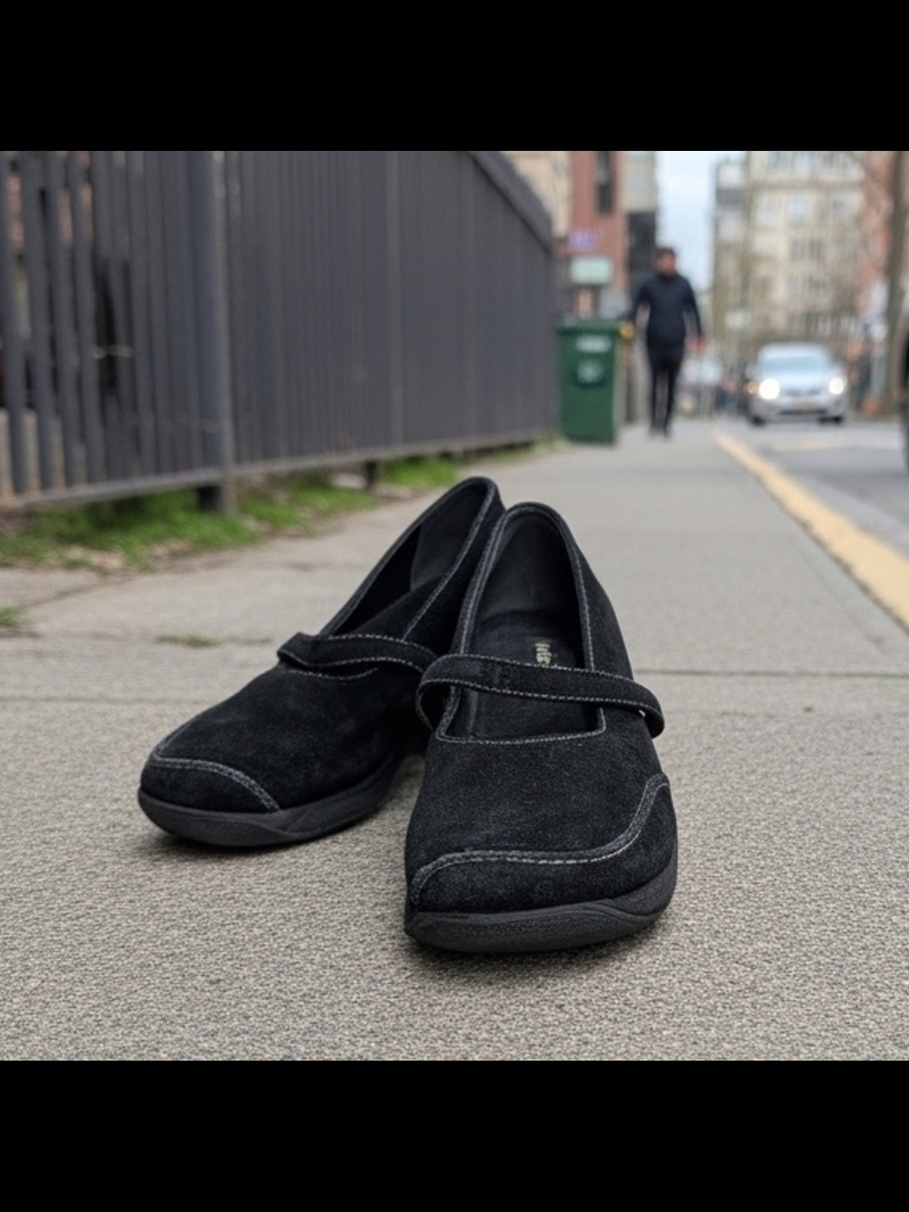 NWOT Relativity Johnny Black Suede Mary Jane Flats with Strap Size 8